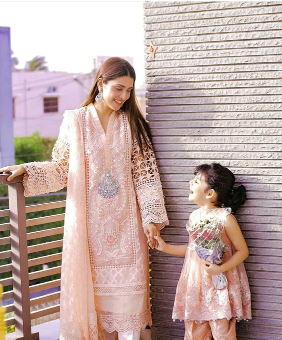 Eid from Ayeza, just choose a sharp dress in an Eid-appropriate mostly pastel shade, or something in very light and mellow colors. 