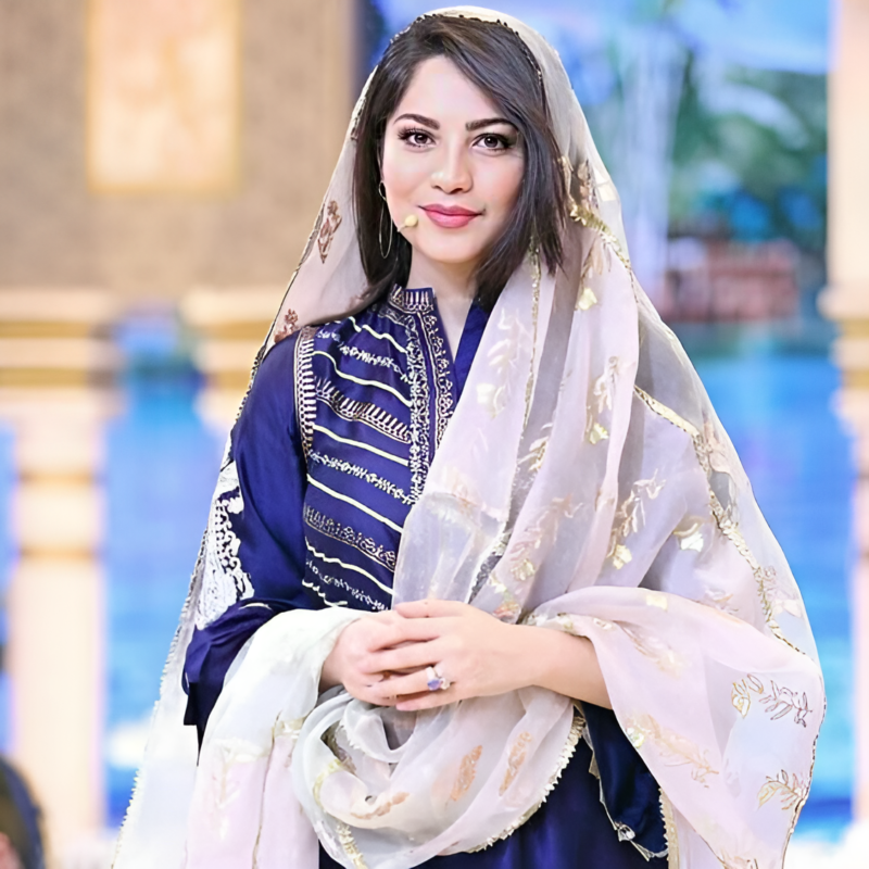 A Stylish Fusion of Tradition and Modernity in Shalwar Kameez